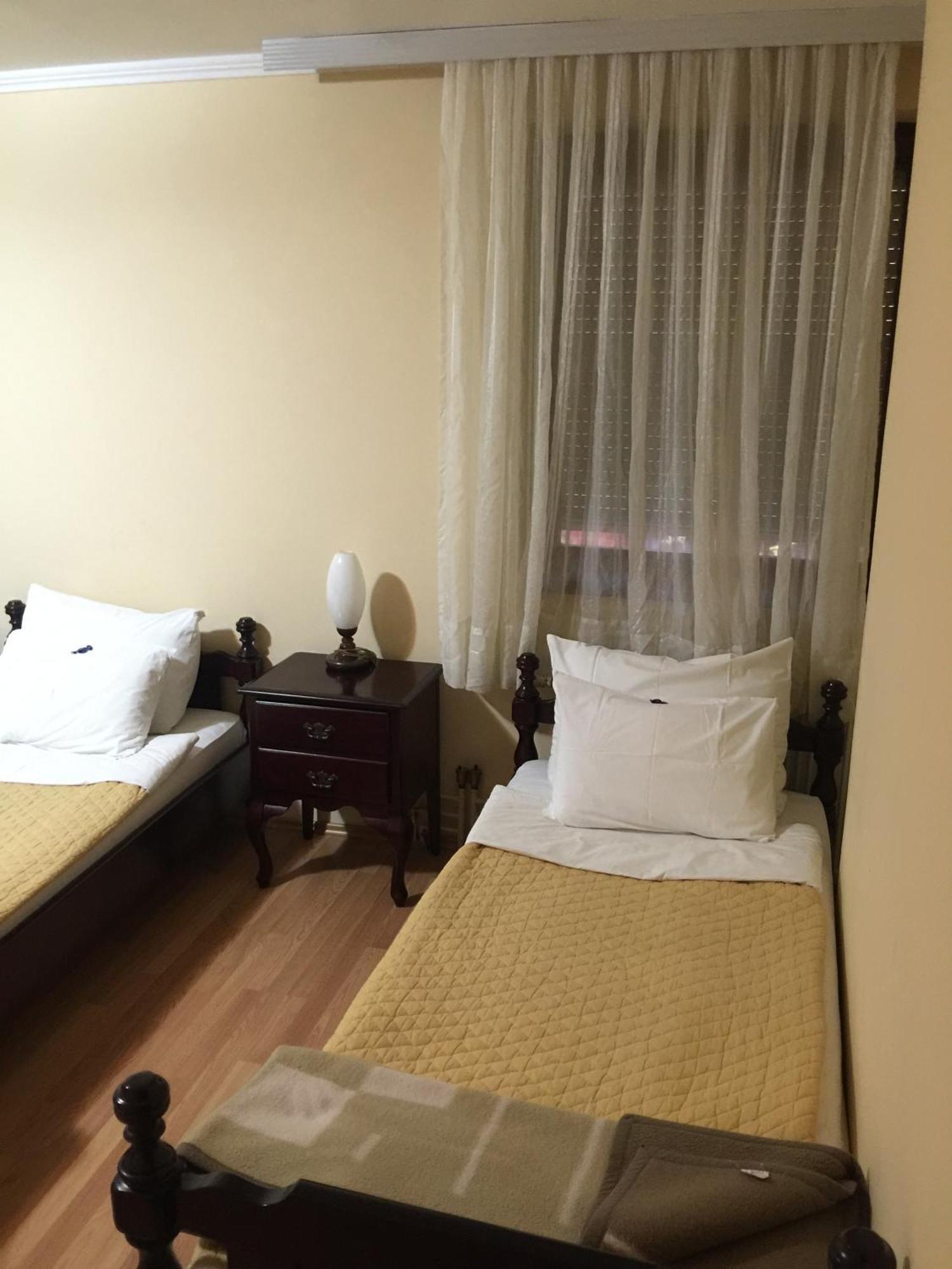 Bed & Breakfast Karavan Raška Szoba fotó