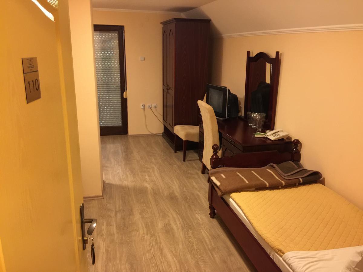 Bed & Breakfast Karavan Raška Szoba fotó